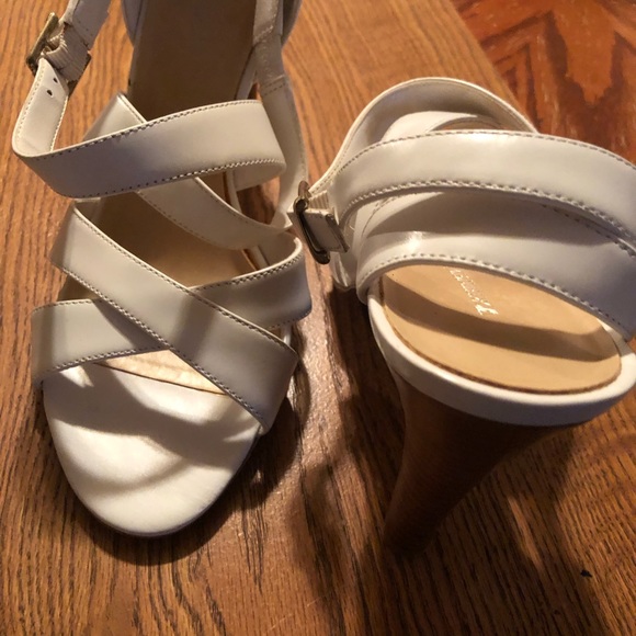 Sandals - Picture 2 of 4